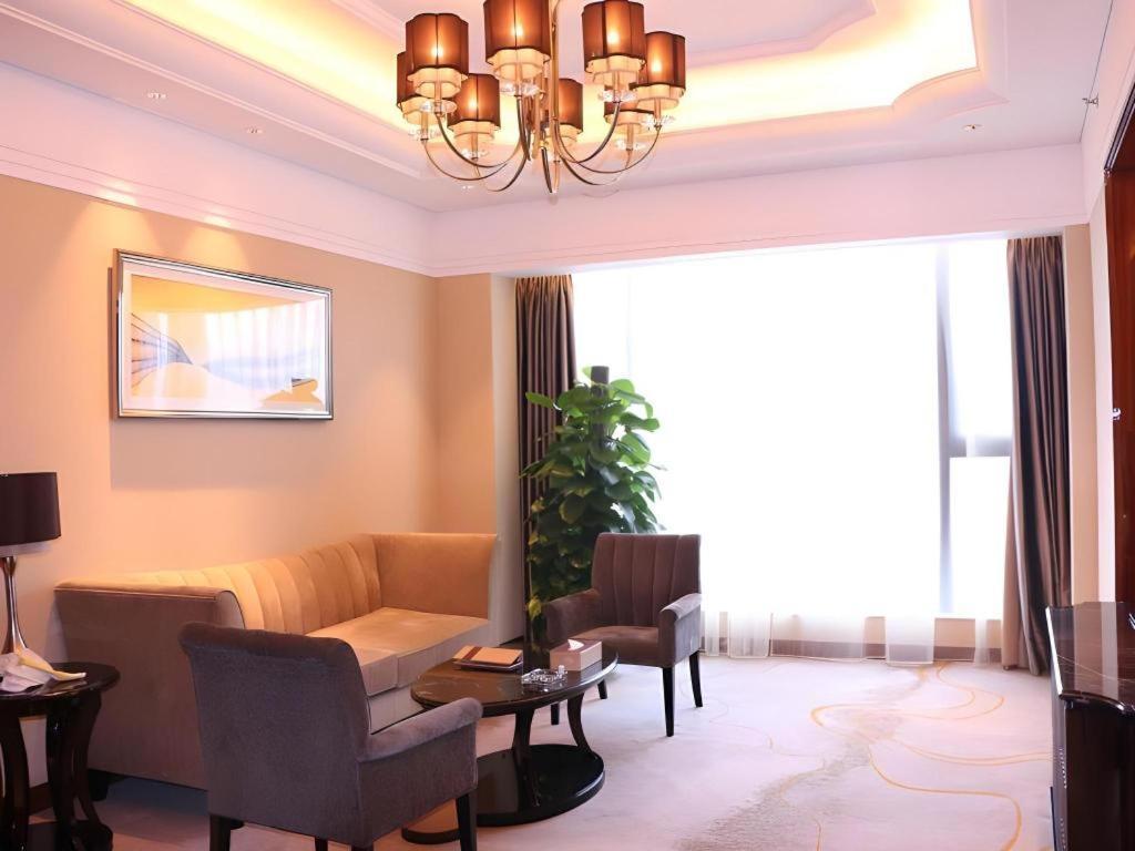 Wyndham Grand Plaza Royale Xianglin Shaoyang Hotel Exterior foto